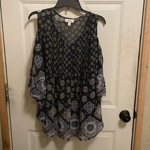 Women’s XL cold shoulder blouse